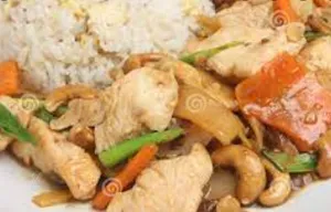 Chicken With Cashew Nuts Over Rice