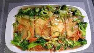 Tofu With Mixed Veggie & Noodles In Oyster Sauce