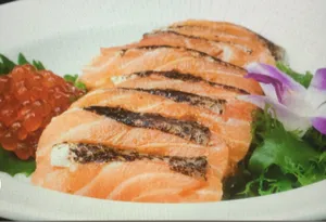 Flash Seared Salmon Slices