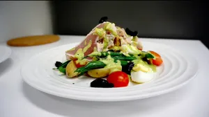 Match Albacore Tuna Nicoise Salad