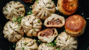 Fried Tiny Buns with Pork