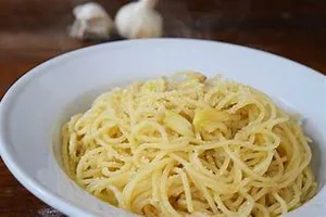 Plain Pasta with olive oil or butter