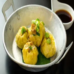 Kanom Jeep (Dumplings)