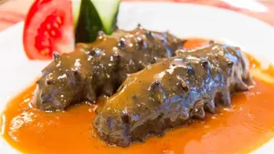 Braised Premium Abalone(1pc) & Whole Sea Cucumber 紅燒鮑魚海參