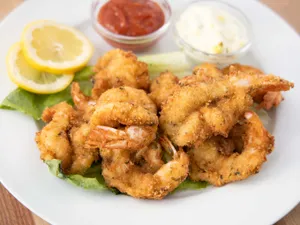 Fried Jumbo Shrimp with Wonderful Fruit Sauce