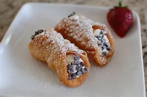 Twin Cannoli