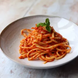 Pasta With Tomato Sauce