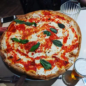 Old Fashioned Margherita Pizza