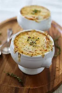 Traditional Onion Soup Gratinée
