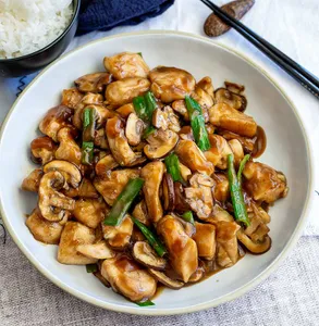 Sliced Chicken with Fresh Mushrooms 鮮菇雞片