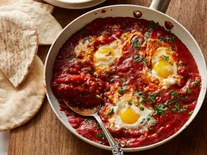 Fried Eggs With Tomato In Supreme Broth (For 2)
