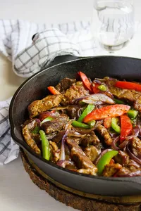 Pepper Steak with Onion Party Tray
