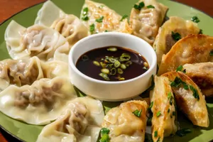 Pan-Fried Pork Dumpling 豬肉鍋貼