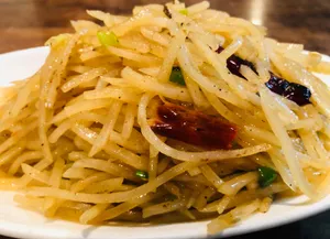 Shredded Potato with Chili Pepper 小椒土豆絲
