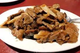 Beef With Mushroom And Bamboo Shoots Entree