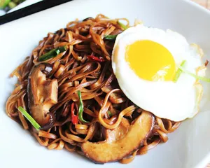 E- Fu Noodle With Shitake Mushroom
