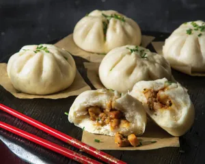 Roasted Pork Buns 蜜汁叉燒包