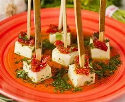 Mozzarella & Sundried Tomatoes