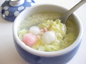 Sesame Rice Balls in Wine Soup