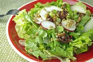 Anjou Pear Salad (Vegetarian)