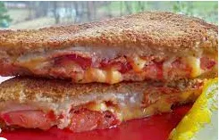 Grilled Cheese Sandwich with Bacon & Tomatoes