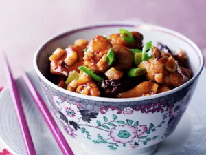 Sauteed Chicken With Roasted Chili And Peanuts