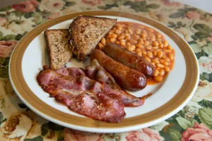 Bangers, Bacon and Beans