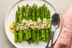 Sautéed Asparagus with Garlic 蒜炒蘆筍