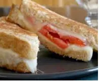 Grilled Cheese Sandwich with Tomatoes
