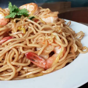 Braised Noodles with Shrimp