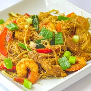 Singapore Chow Rice Noodles