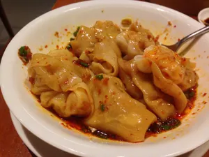 Meat Dumpling in Spicy Sauce