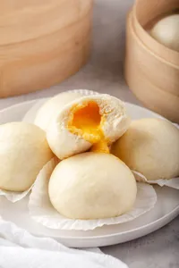 Sweet Egg Yolk Creamy Bun