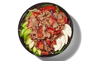 Steak "Cali Fresh" With Sliced Avocado