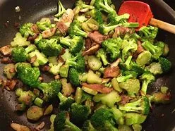 Shredded Shitaki Mushroom with Broccoli