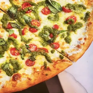 Artistic Pizza's Pesto Tomato Pie