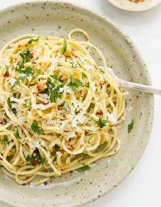 Spaghetti With Garlic And Oil