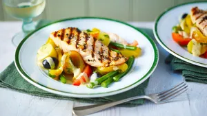 Grilled Fresh Salmon Niçoise Salad