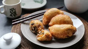 Deep-Fried Glutinous Rice Dumpling 鹹水角