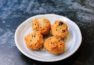 Sesame & Walnut Puffs 黑芝麻核桃酥 4