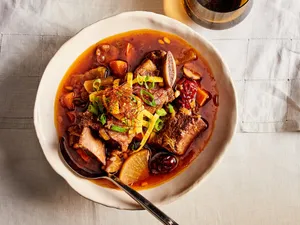 Red Cooking Spare Ribs With Chestnuts