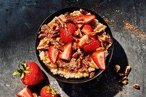 Steel Cut Oatmeal with Strawberries & Pecans