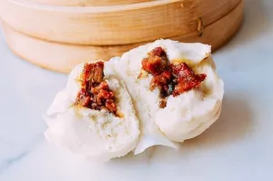 Roasted Pork Buns 蜜汁叉燒包