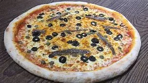 Anchovies With Mozzarella Pizza
