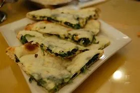 Cheese & Garlic Naan