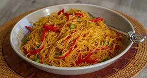 Singapore Rice Noodles With Curry Sauce