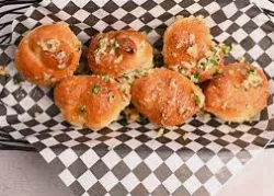 Garlic Knots (6)