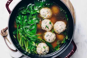 Shredded Chicken With Spinach In Broth (For 2)