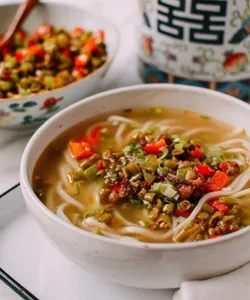 Shredded Pork and Preserved Vegetable Soup