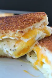 Fried Egg Grilled Cheese